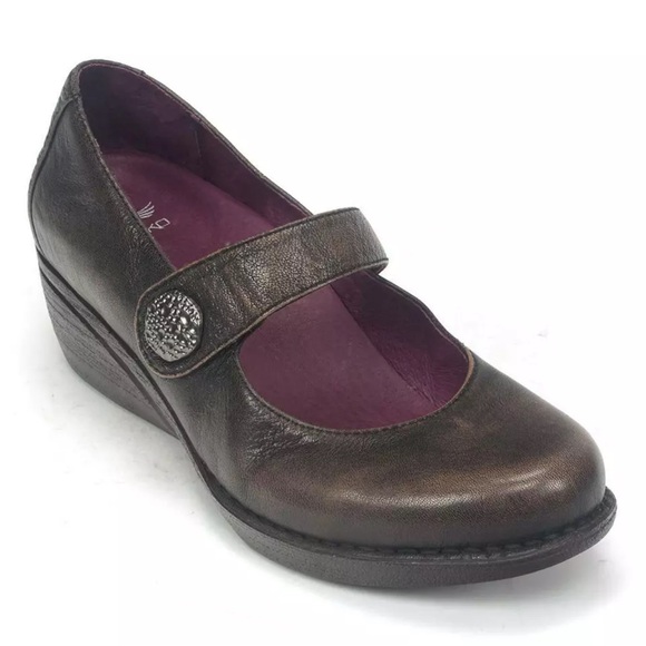 Dansko Shoes - Dansko Adelle Brown Brush Nappa Leather Mary Jane Shoes